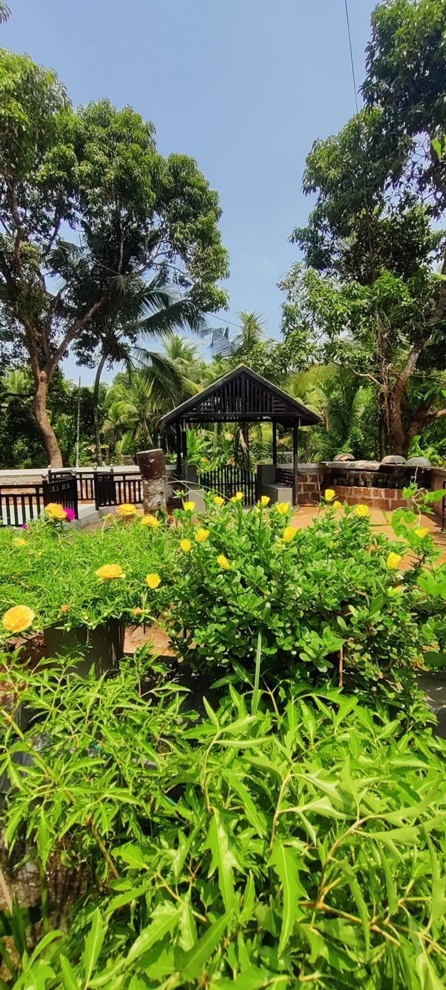 Kenoth Thaliyil Mana, Heritage Homestay Payyannur Buitenkant foto